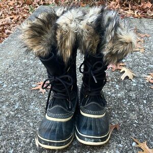Sorel Joan of Arctic waterproof boots. Size 7